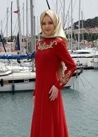 Tesettür giyim KIRMIZI SIRMA İŞLEME DETAYLI ABİYE ELBİSE 5057 