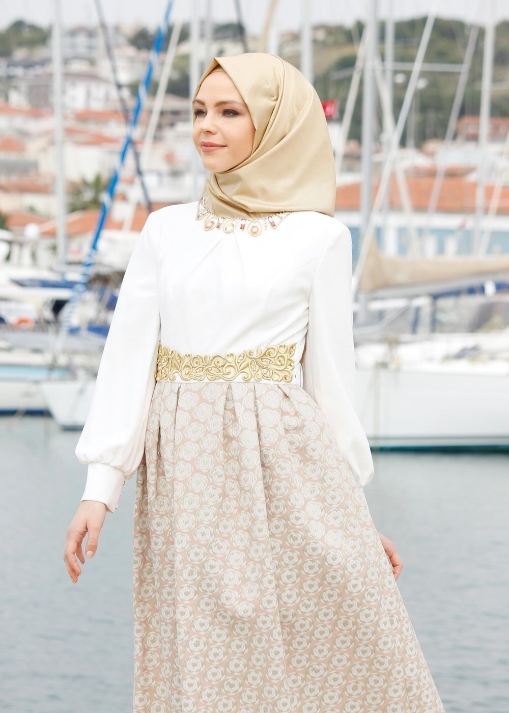 Tesettür giyim ALTIN YAKASI AKSESUARLI JAKAR ABİYE ELBİSE  5073 