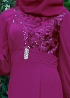 Tesettür giyim MOR GÜPÜR DETAYLI ABİYE ELBİSE 5096 