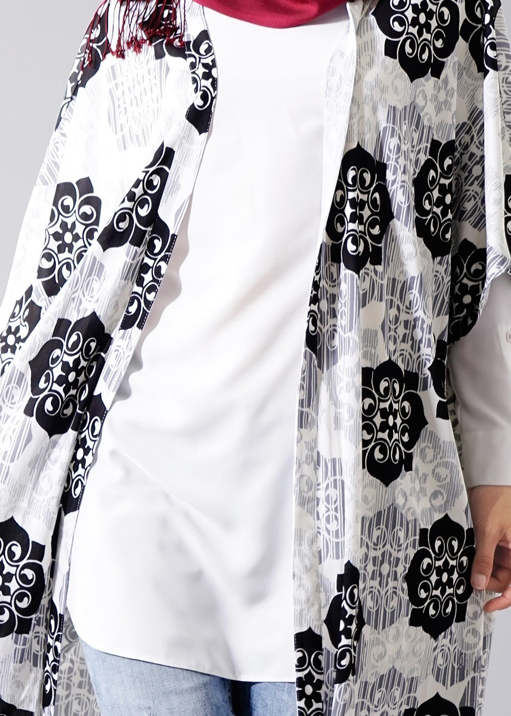 Tesettür giyim SİYAH PÜSKÜL DETAYLI DESENLİ CEKET 5798 