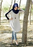Tesettür giyim BEJ T 343 İpekzade Kolyeli Salaş Tunik