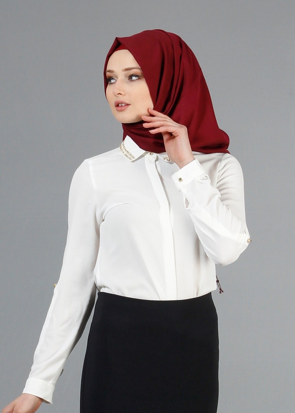 Hijab clothing CREAM T 2770 Helly Yakası Taş Detaylı Bluz