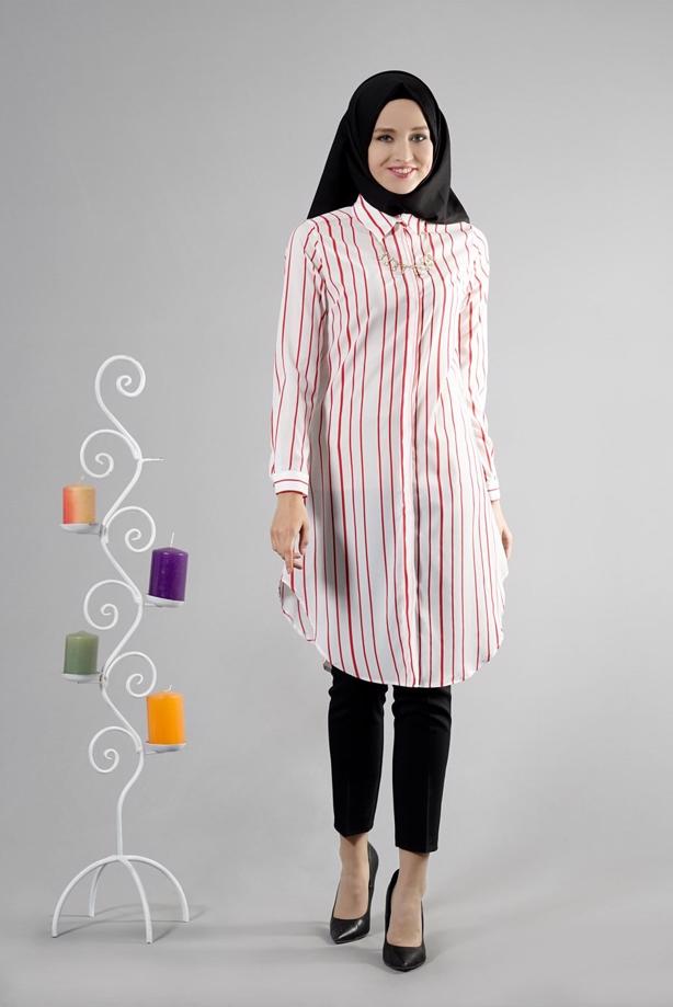 Tesettür giyim  T 9595 Helly Çizgi Desen Kolyeli Tunik - TRENDTESETTÜR