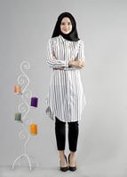 Vêtements hijab CRÈME T 9595 Helly Çizgi Desen Kolyeli Tunik