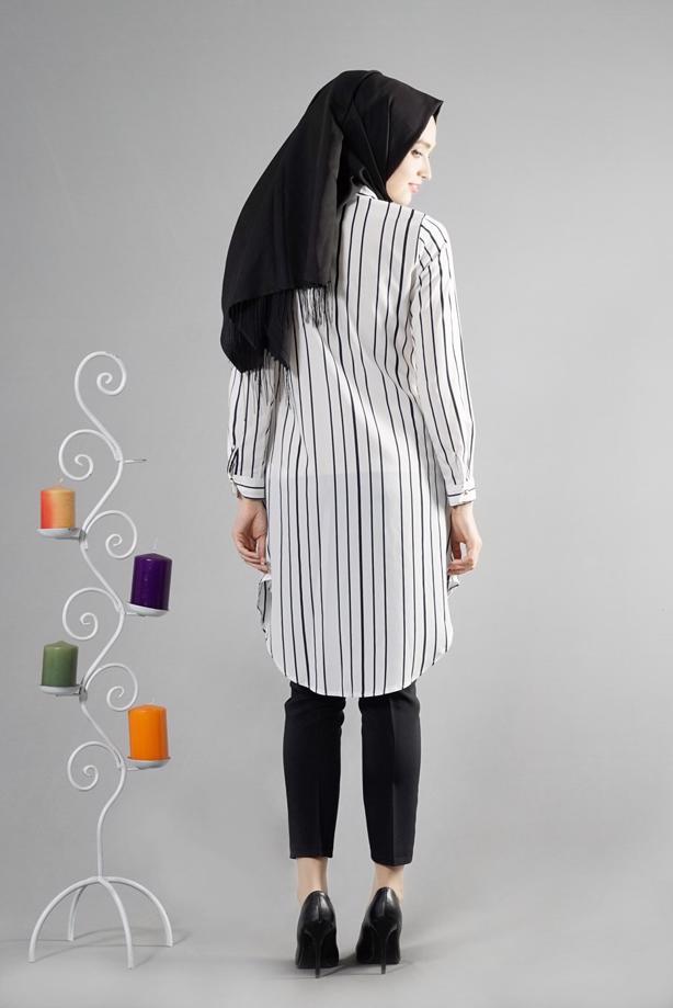 Tesettür giyim  T 9595 Helly Çizgi Desen Kolyeli Tunik - TRENDTESETTÜR