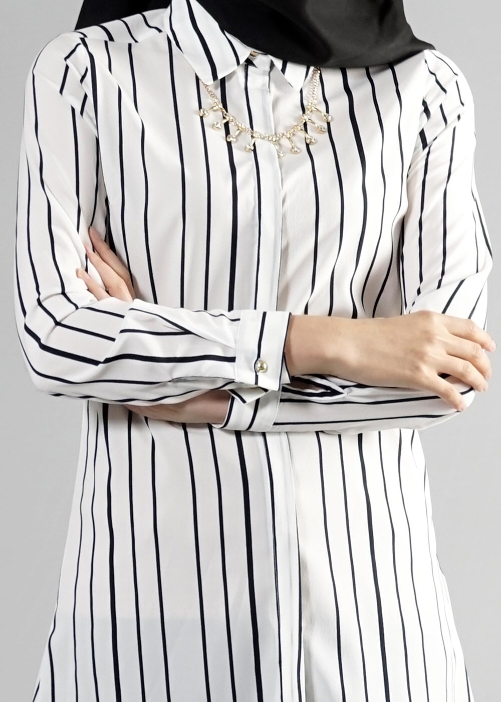 Vêtements hijab CRÈME T 9595 Helly Çizgi Desen Kolyeli Tunik