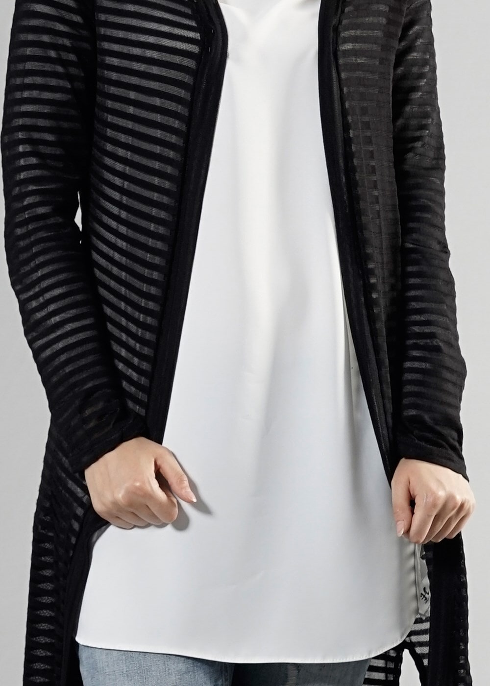 Hijab clothing BLACK T 9670 Helly Çizgili Kuşaklı Ceket