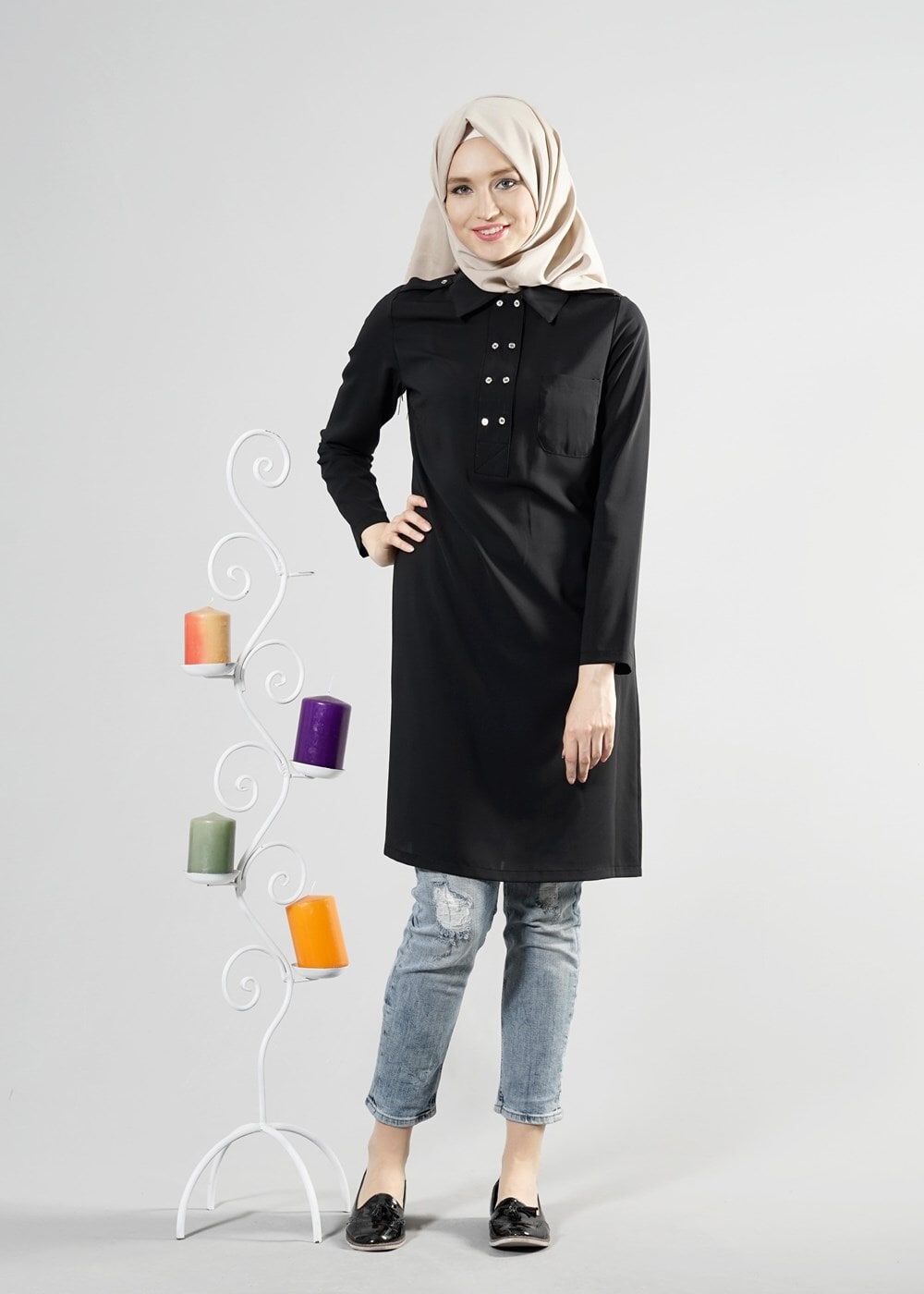 Tesettür giyim SİYAH T 277 Hewes Line Düğme Detaylı Erkek Yaka Tunik