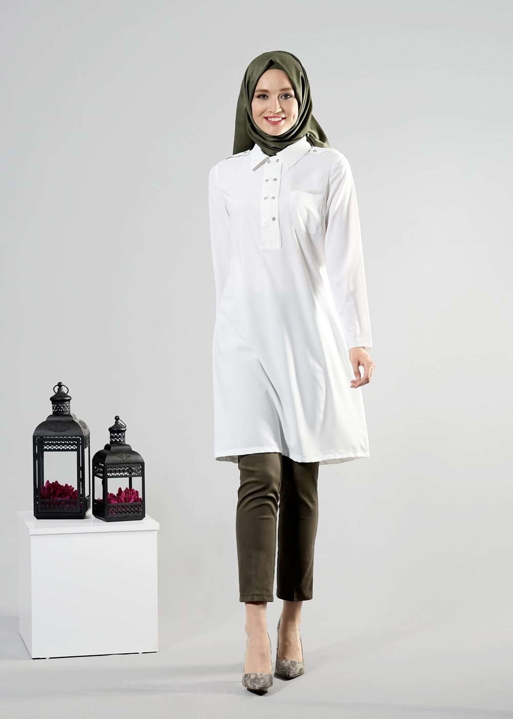 Tesettür giyim KREM T 277 Hewes Line Düğme Detaylı Erkek Yaka Tunik