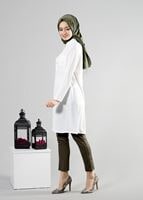 Tesettür giyim KREM T 277 Hewes Line Düğme Detaylı Erkek Yaka Tunik