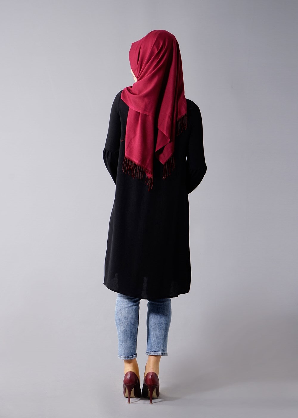 Tesettür giyim SİYAH T 281 Hewes Line- Hakim Yaka Düğmeli Tesettür Tunik