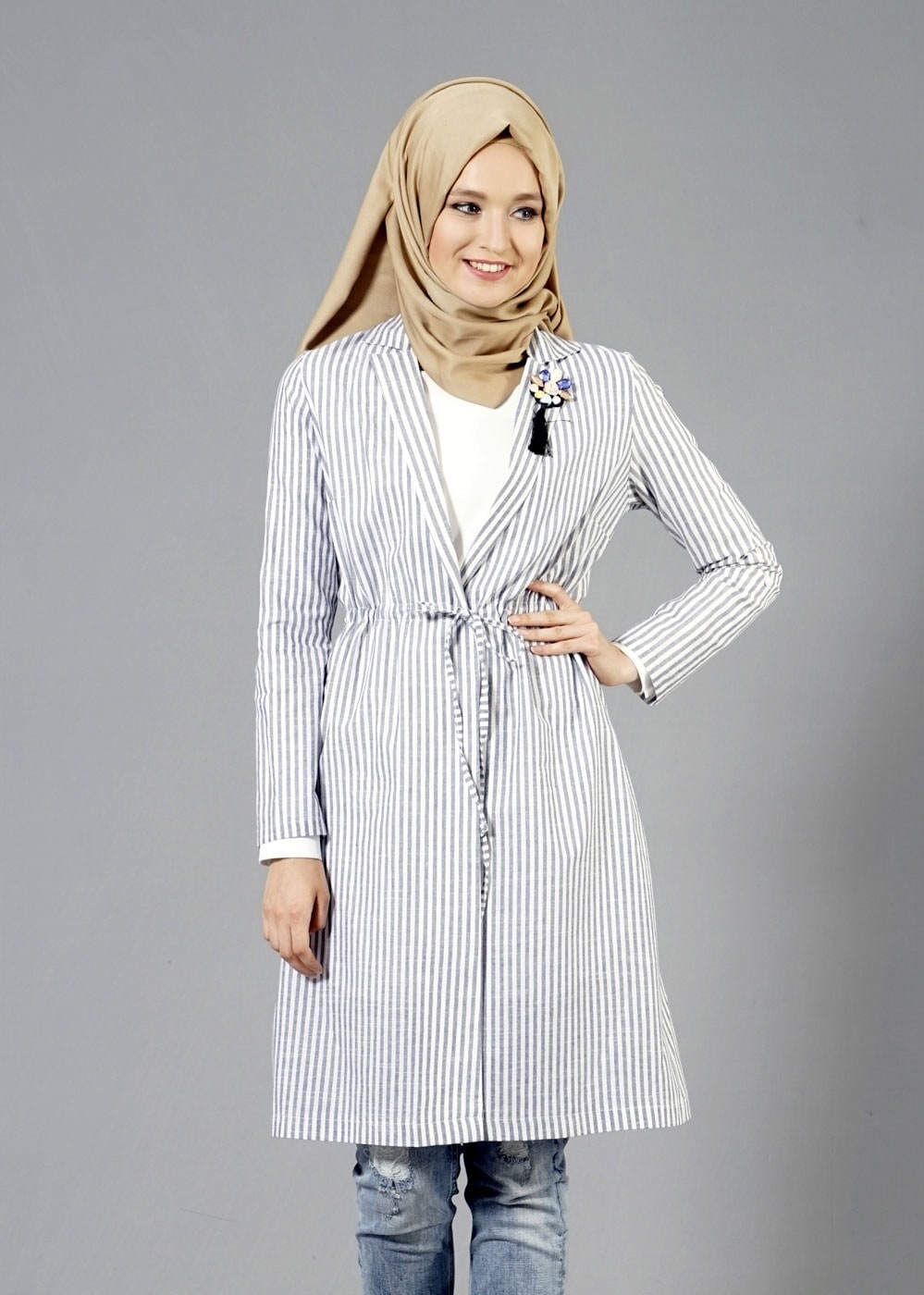 Tesettür giyim GRİ T 282 Hewes Line Çizgi Desen Bağcıklı Ceket