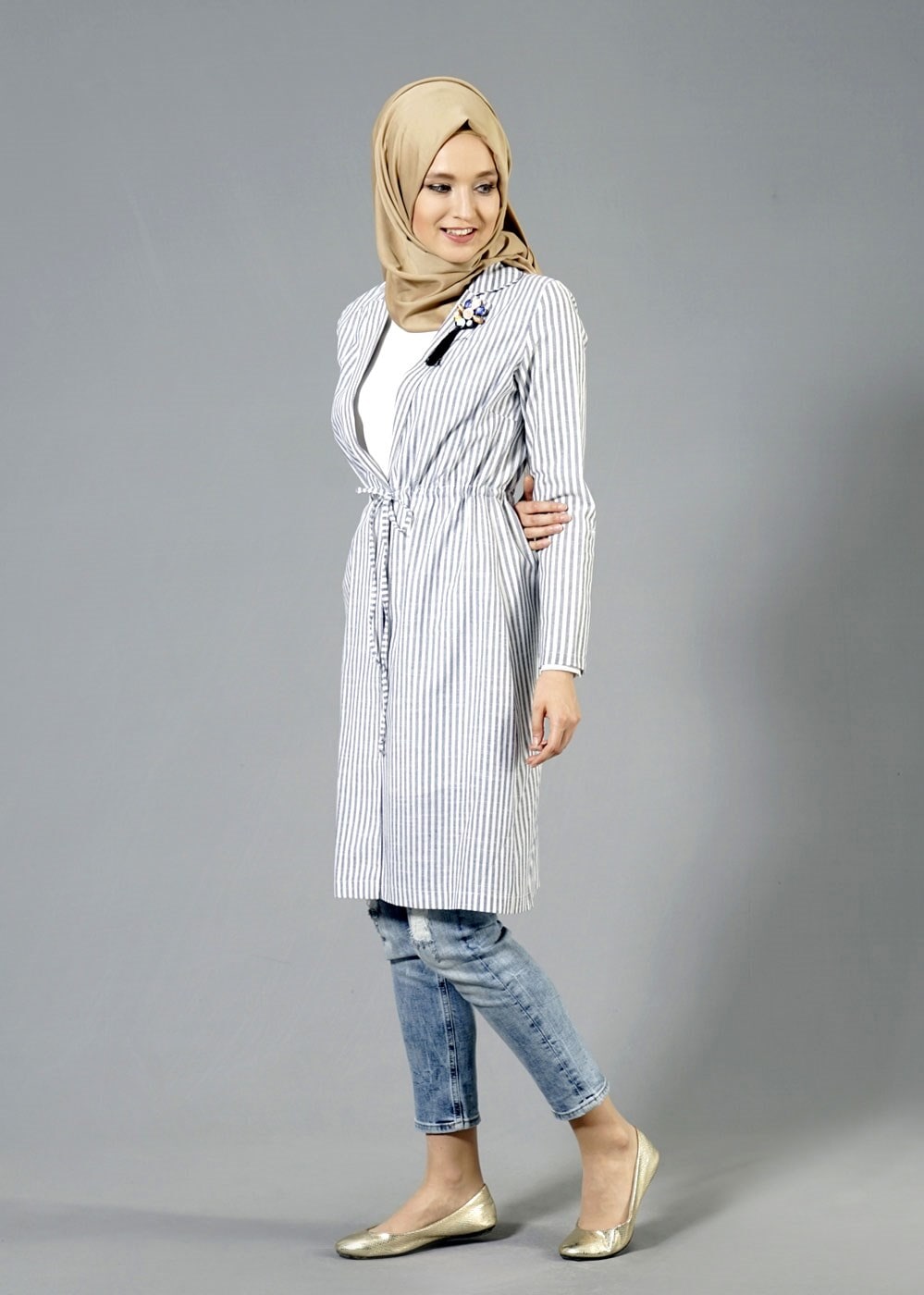 Tesettür giyim GRİ T 282 Hewes Line Çizgi Desen Bağcıklı Ceket