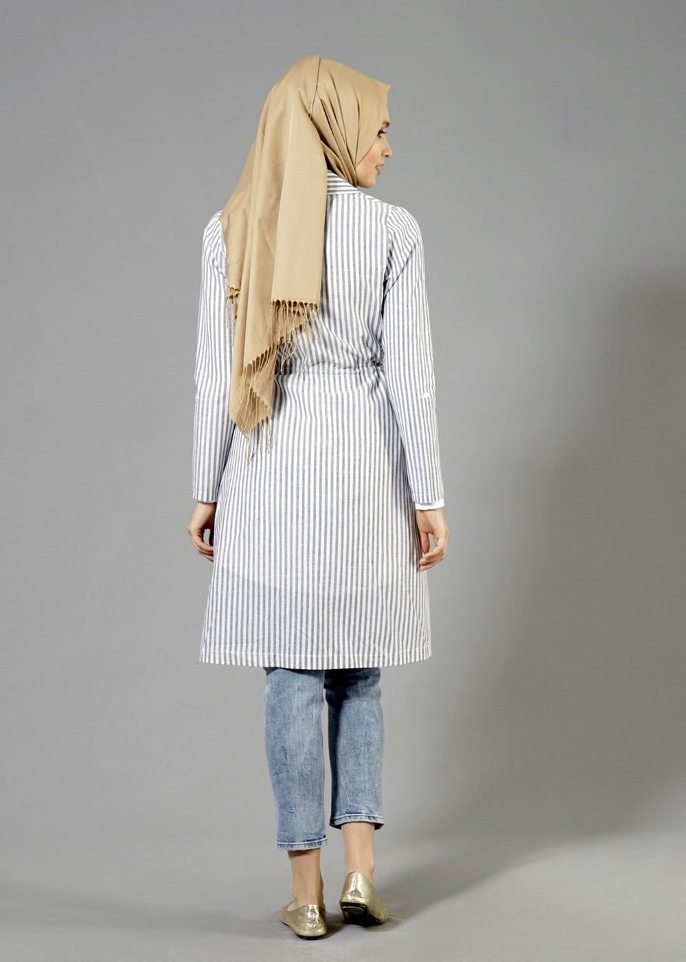Tesettür giyim GRİ T 282 Hewes Line Çizgi Desen Bağcıklı Ceket