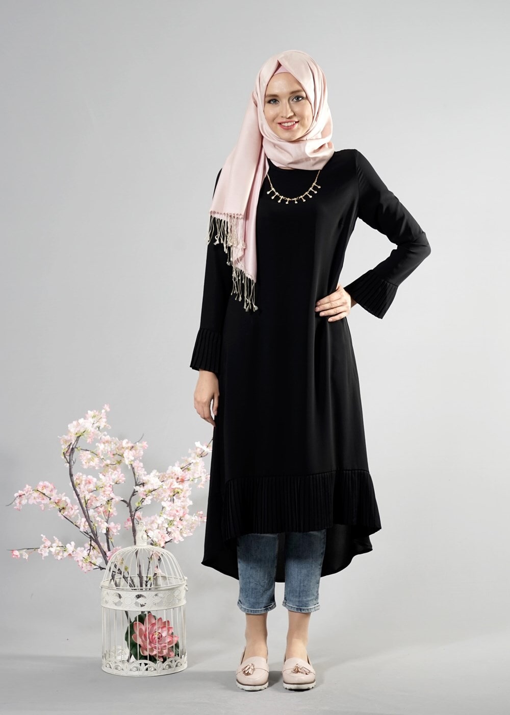 Tesettür giyim SİYAH T 287 Hewes Line Pilise Detaylı Tunik