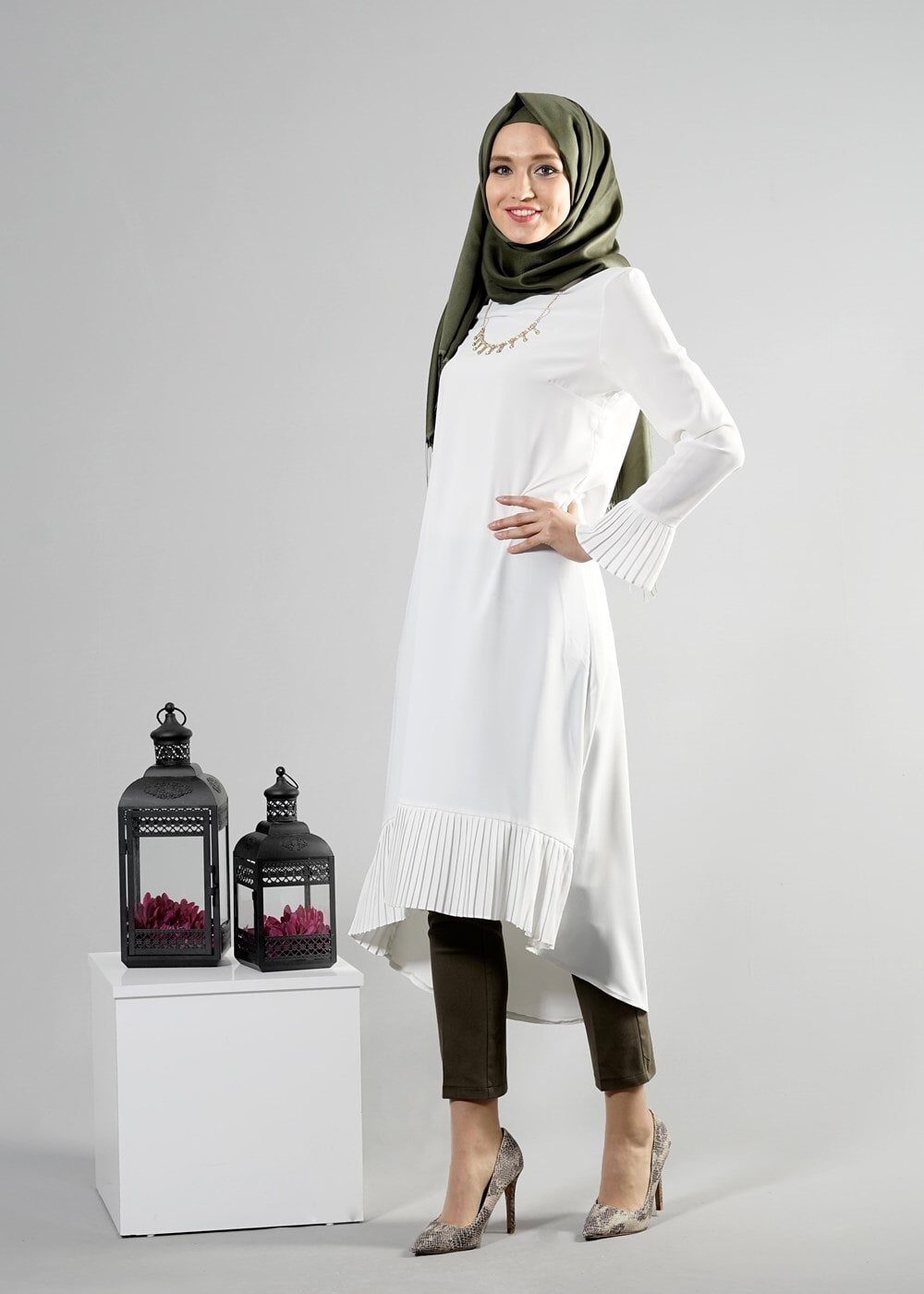 Tesettür giyim KREM T 287 Hewes Line Pilise Detaylı Tunik