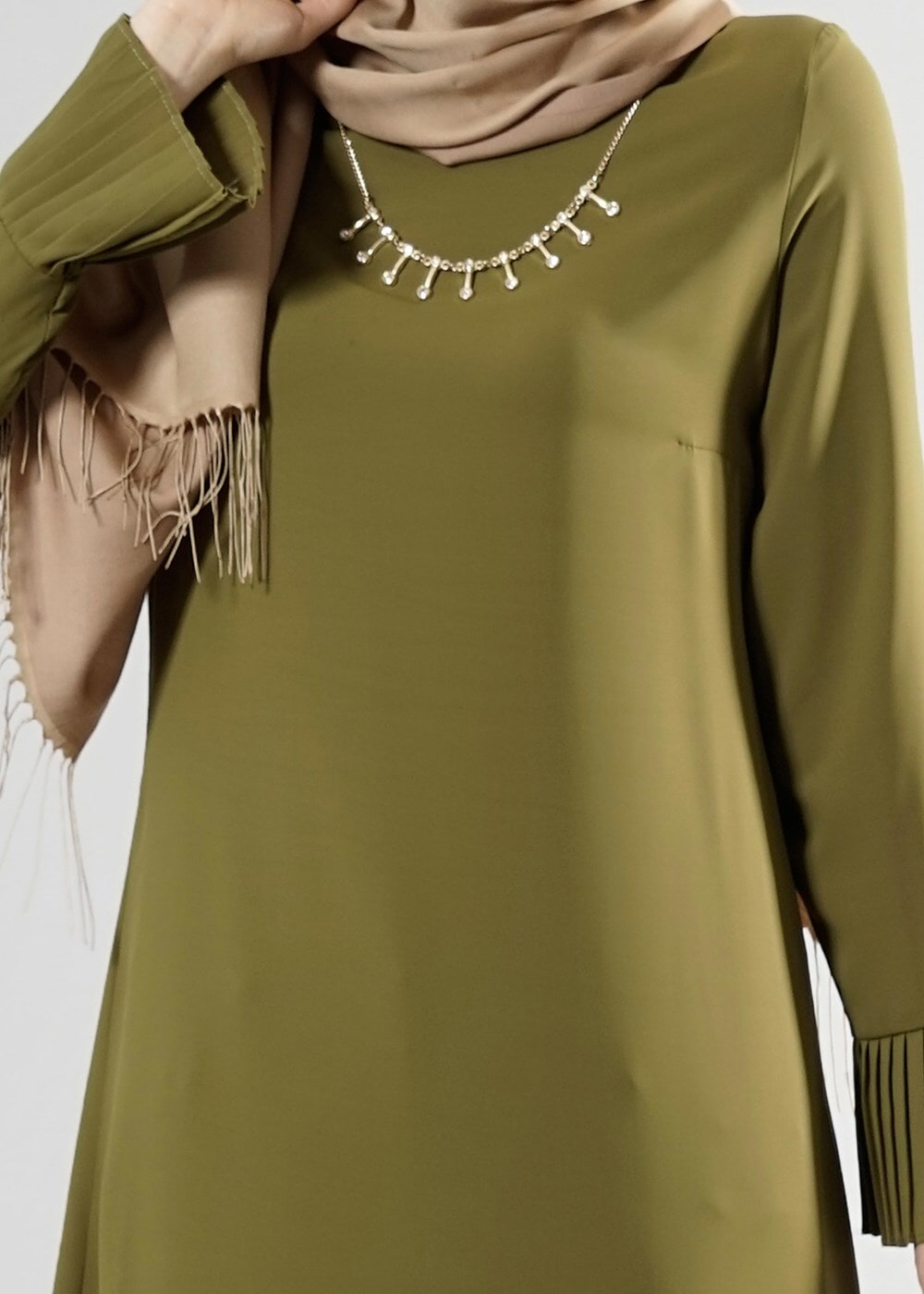 Tesettür giyim HAKİ T 287 Hewes Line Pilise Detaylı Tunik