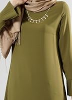 Tesettür giyim HAKİ T 287 Hewes Line Pilise Detaylı Tunik