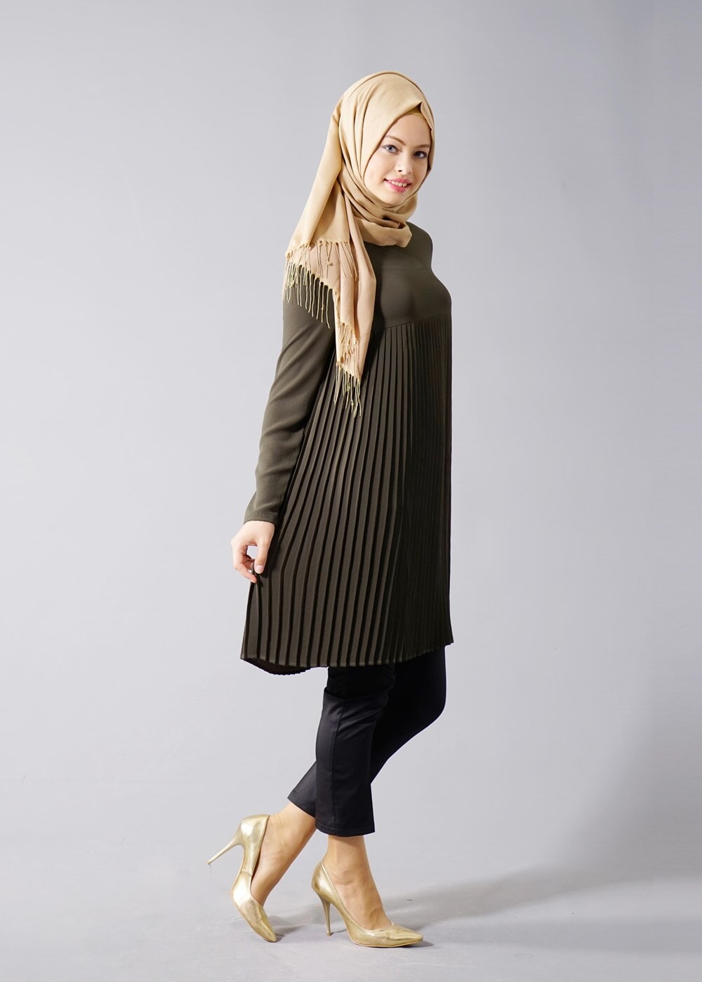 Tesettür giyim HAKİ T 804 Hewes Line-Boydan Piliseli Tunik