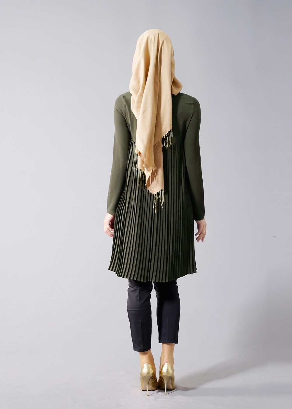 Tesettür giyim HAKİ T 804 Hewes Line-Boydan Piliseli Tunik