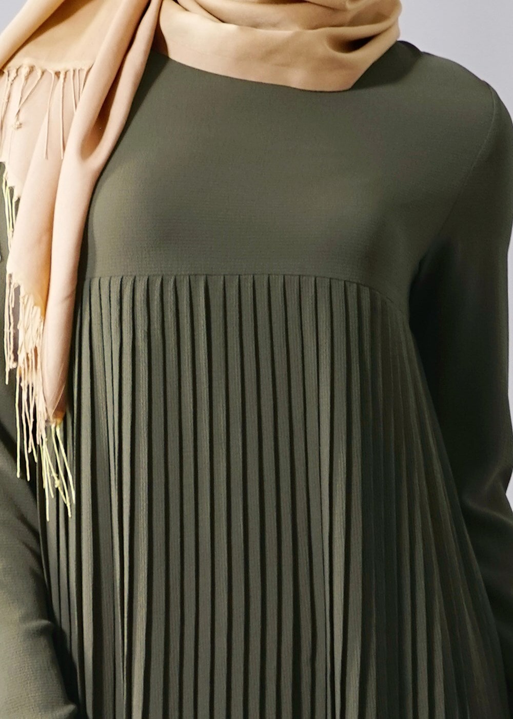 Tesettür giyim HAKİ T 804 Hewes Line-Boydan Piliseli Tunik