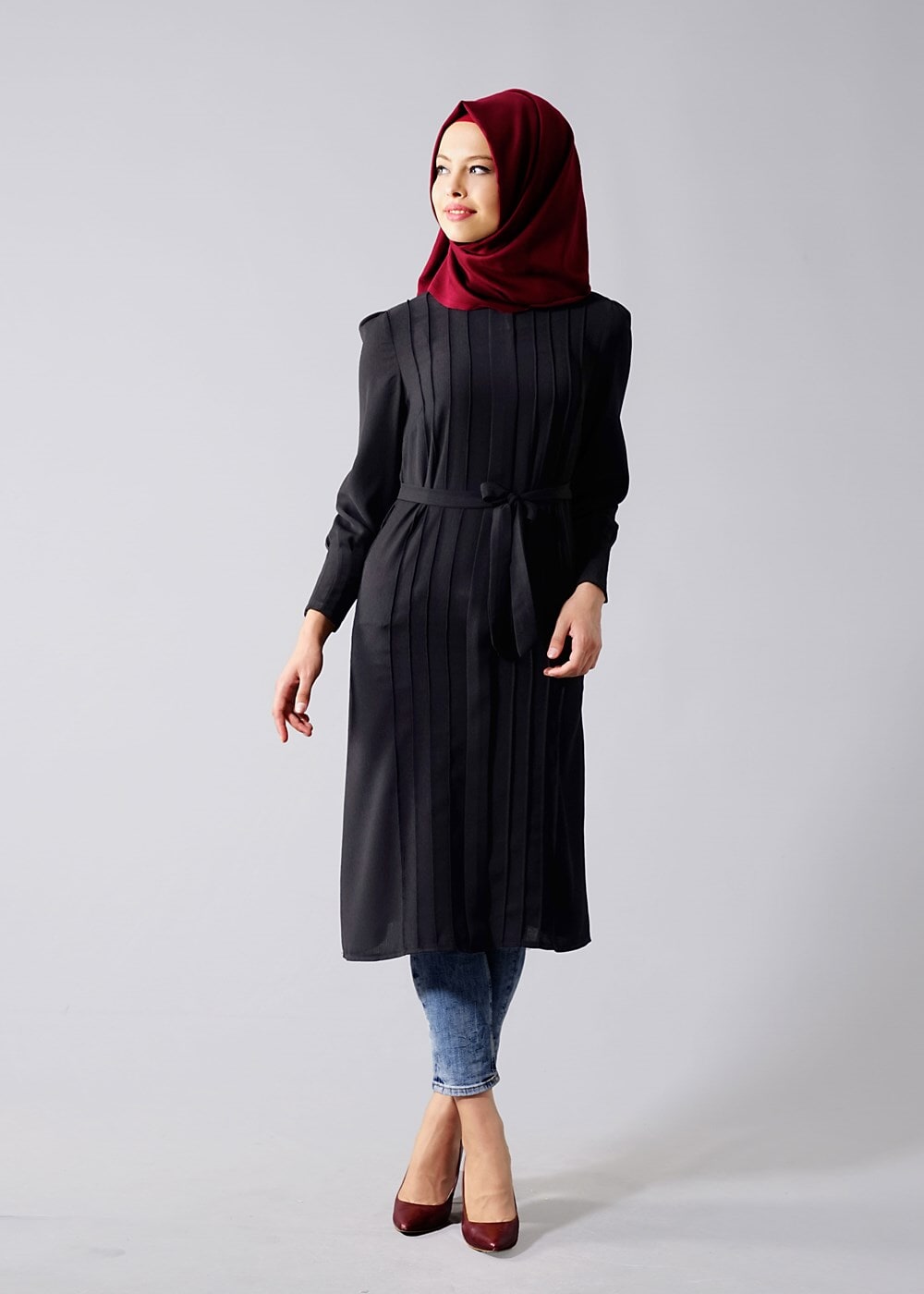 Tesettür giyim SİYAH T 817 Hewes Line-Fermuarlı Pileli Tunik