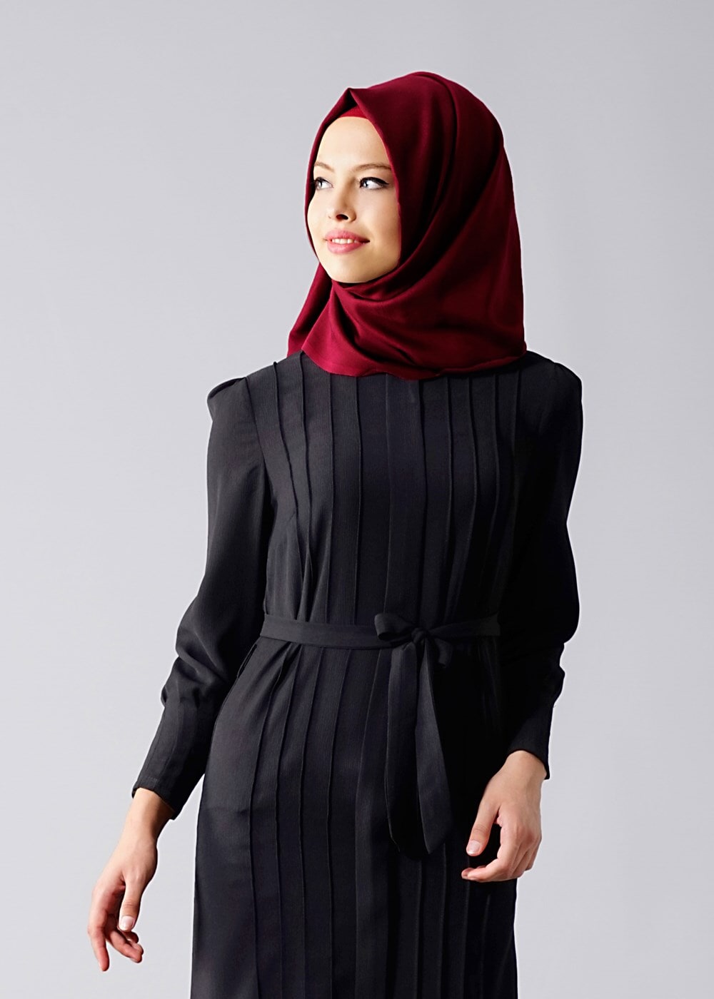 Tesettür giyim SİYAH T 817 Hewes Line-Fermuarlı Pileli Tunik