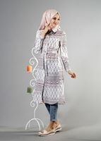 Tesettür giyim PUDRA T 285-1 Hewes Line Şerit Desen Düğmeli Tunik