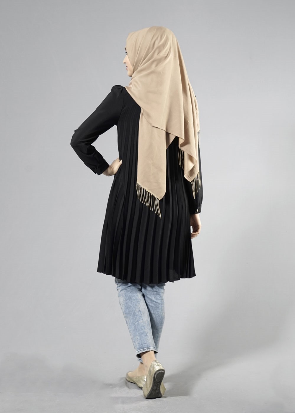 Tesettür giyim SİYAH T 1331 ModaBu Piliseli Tunik