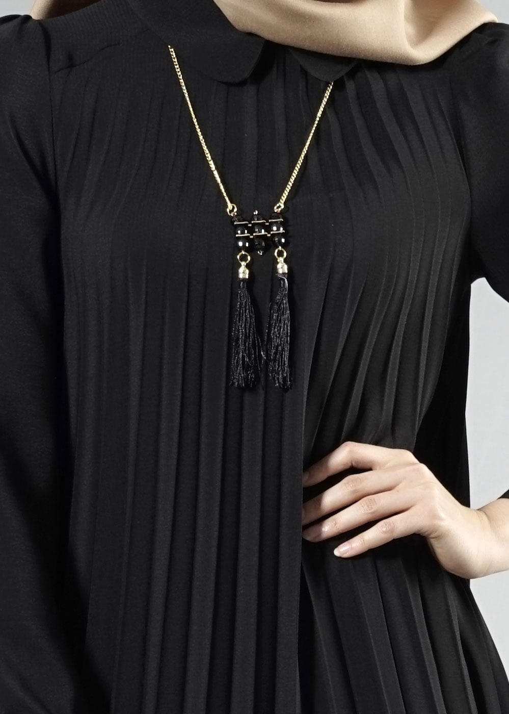 Tesettür giyim SİYAH T 1331 ModaBu Piliseli Tunik