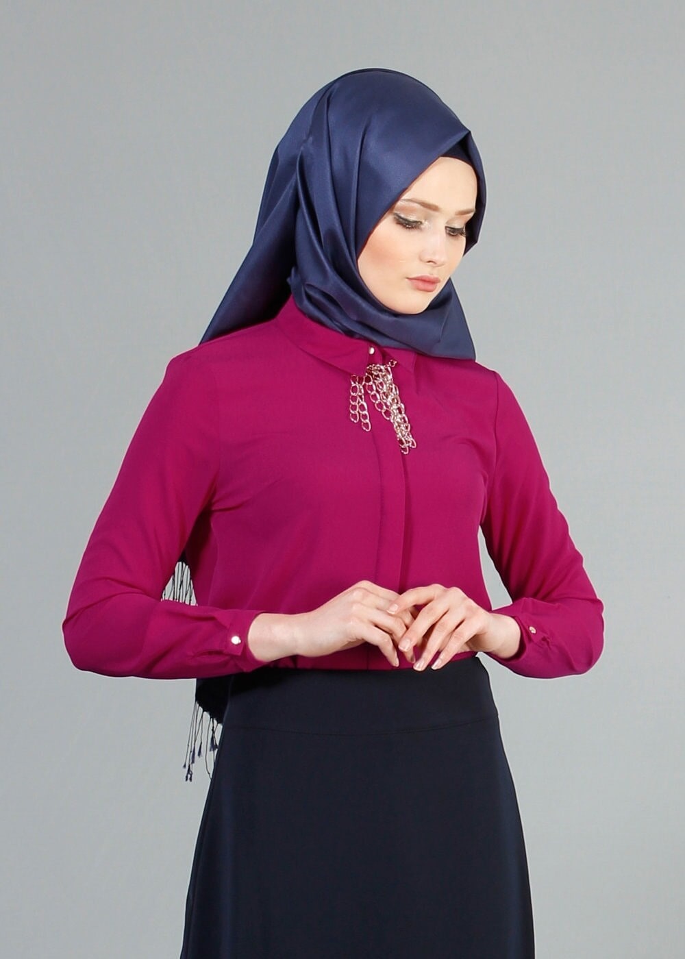 Tesettür giyim FUŞYA T 6545 ModaBu Zincir Aksesuarlı Bluz