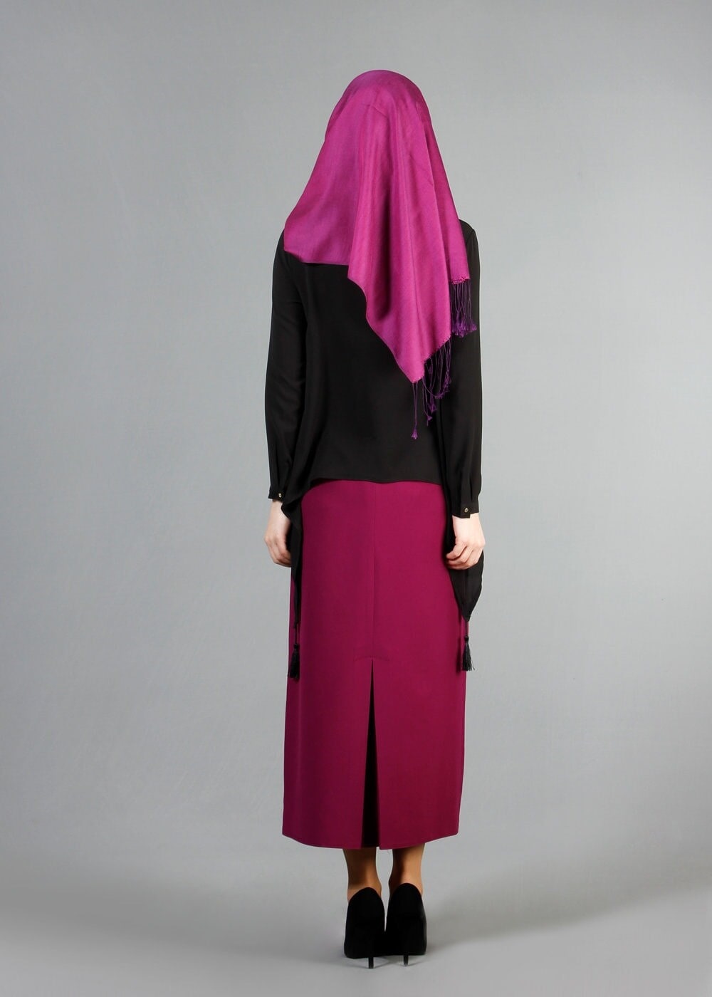 Tesettür giyim SİYAH T 6556 ModaBu İki Yanı Püsküllü Bluz