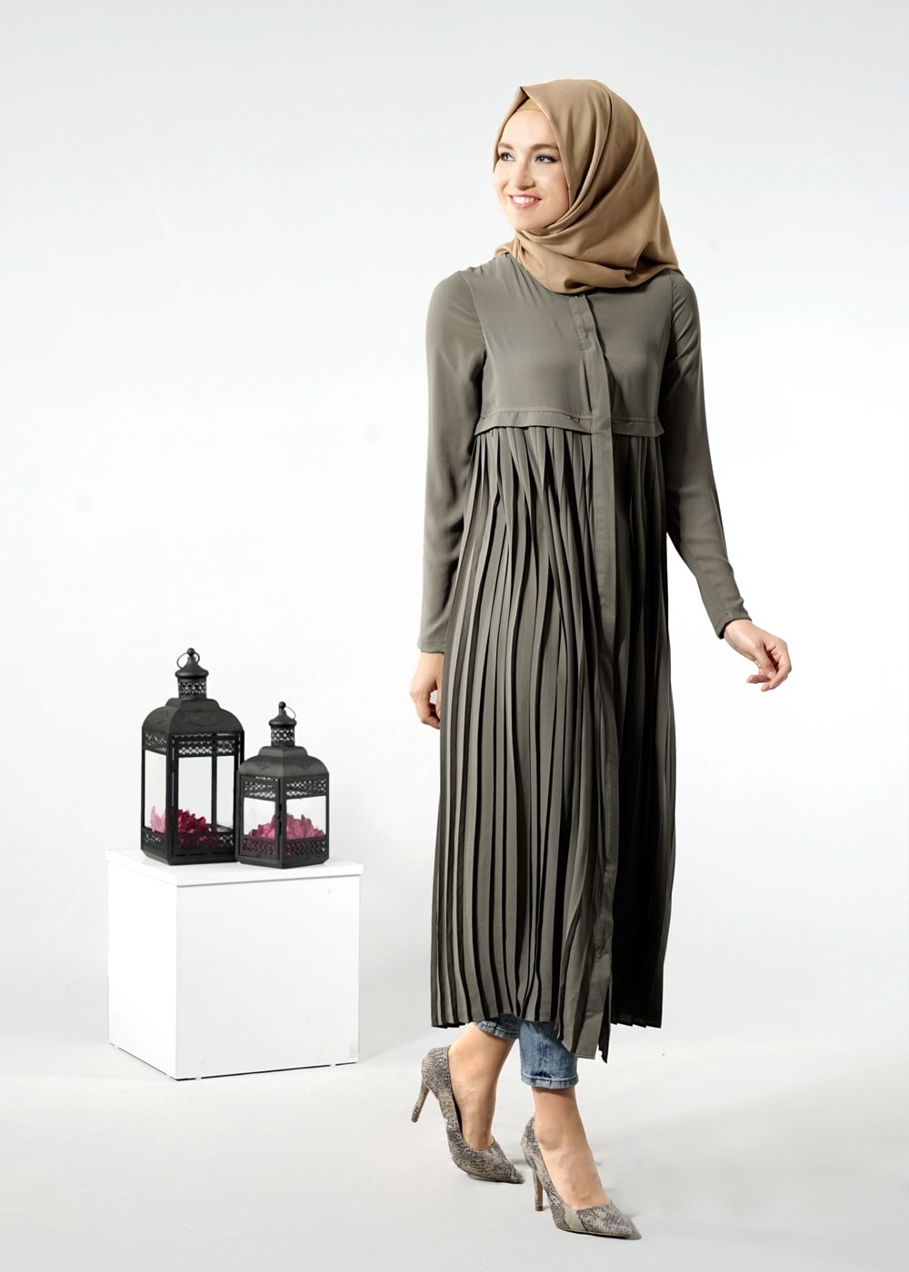 Tesettür giyim HAKİ T 8371 ModaBu Piliseli Uzun Tunik