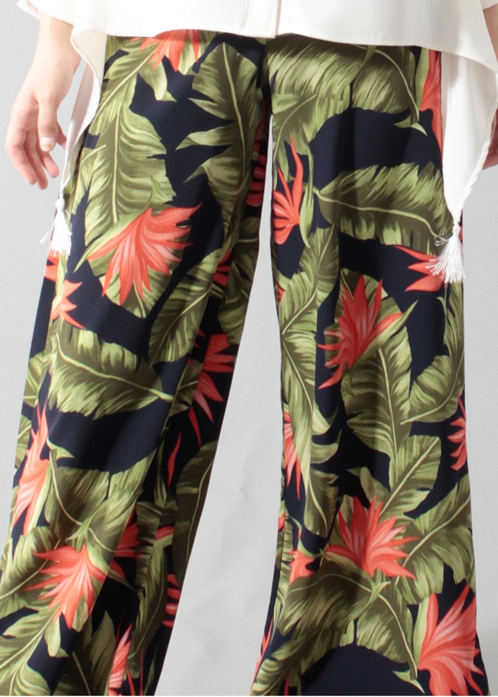 Tesettür giyim HAKİ T 5084-1 ModaBu Hawai Desenli Bol Kesim Pantolon