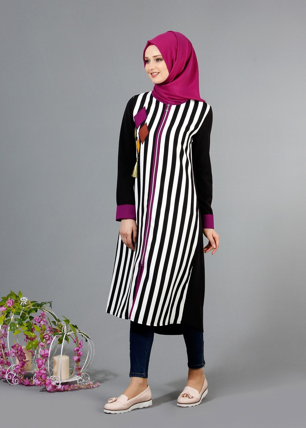 Tesettür giyim FUŞYA T 8342-1 ModaBu Aplik Nakışlı Fermuarlı Tunik