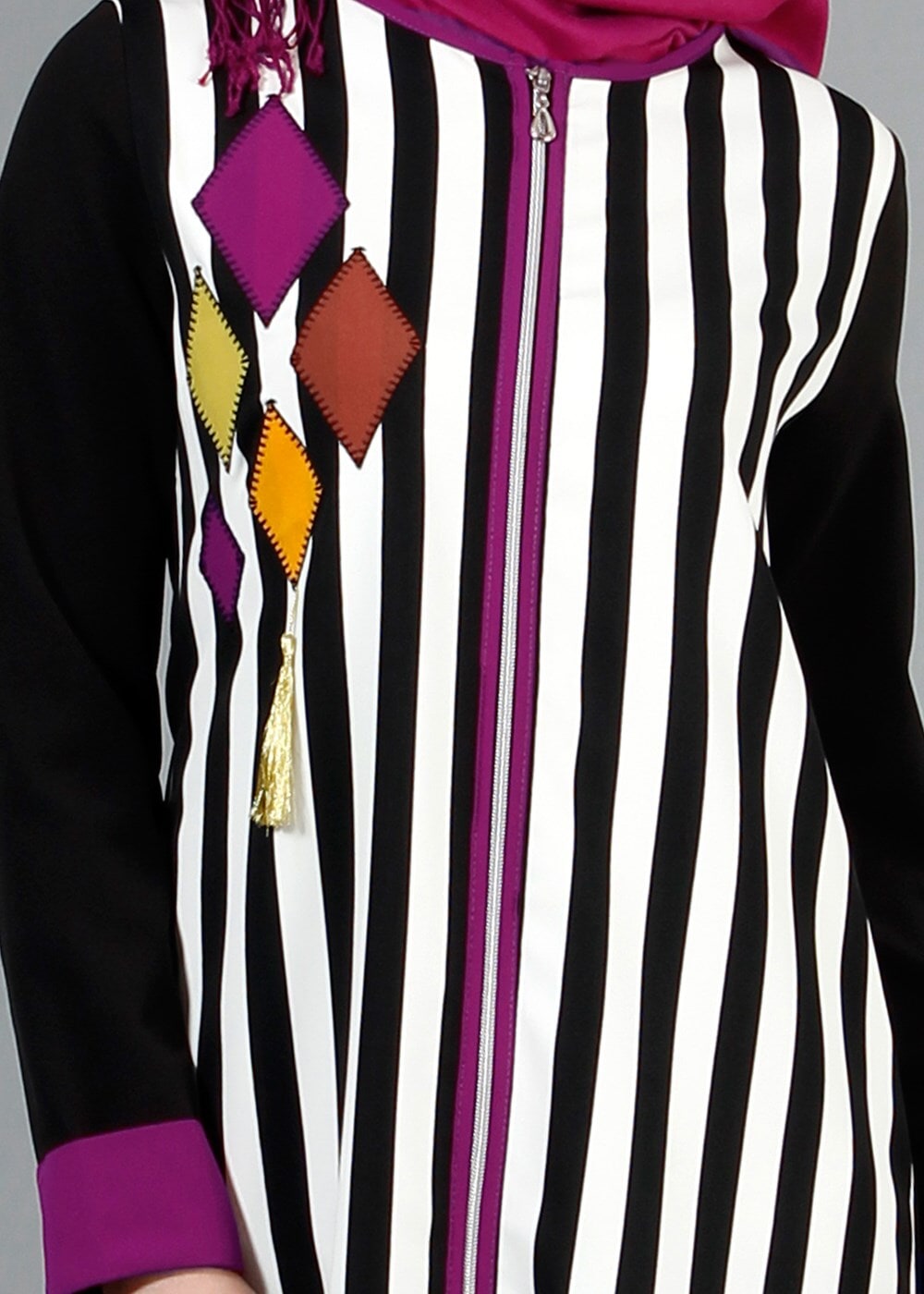 Tesettür giyim FUŞYA T 8342-1 ModaBu Aplik Nakışlı Fermuarlı Tunik