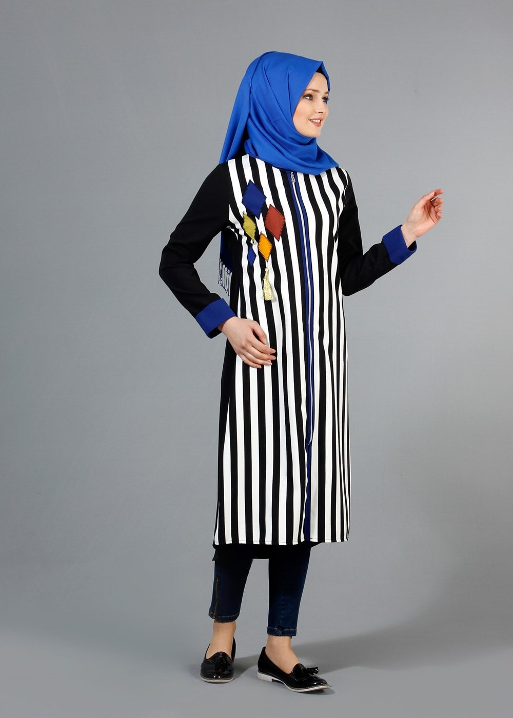 Tesettür giyim LACİVERT T 8342-1 ModaBu Aplik Nakışlı Fermuarlı Tunik