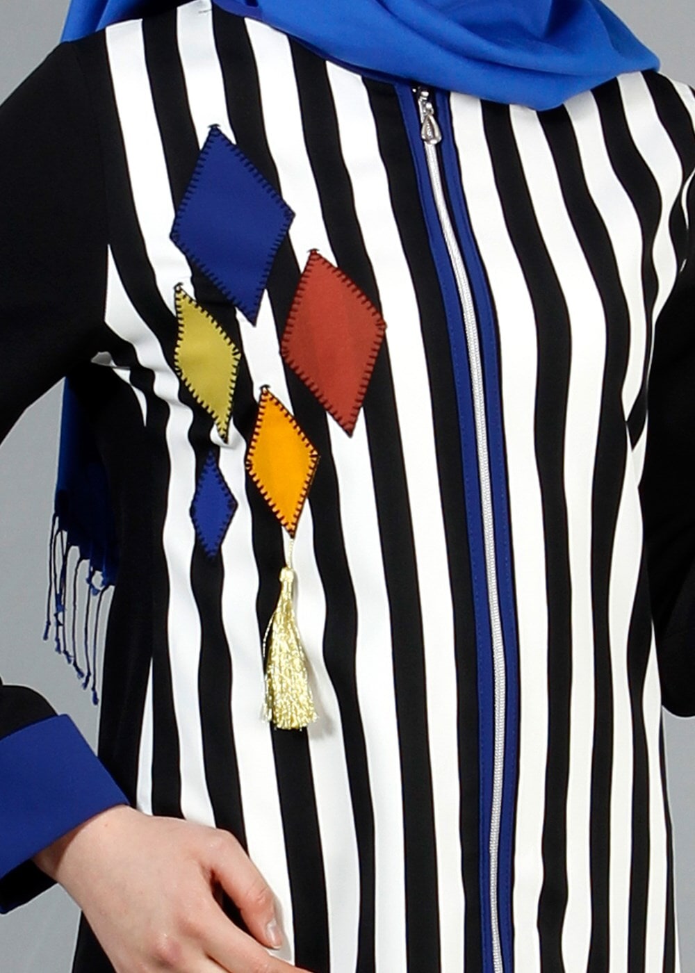 Tesettür giyim LACİVERT T 8342-1 ModaBu Aplik Nakışlı Fermuarlı Tunik