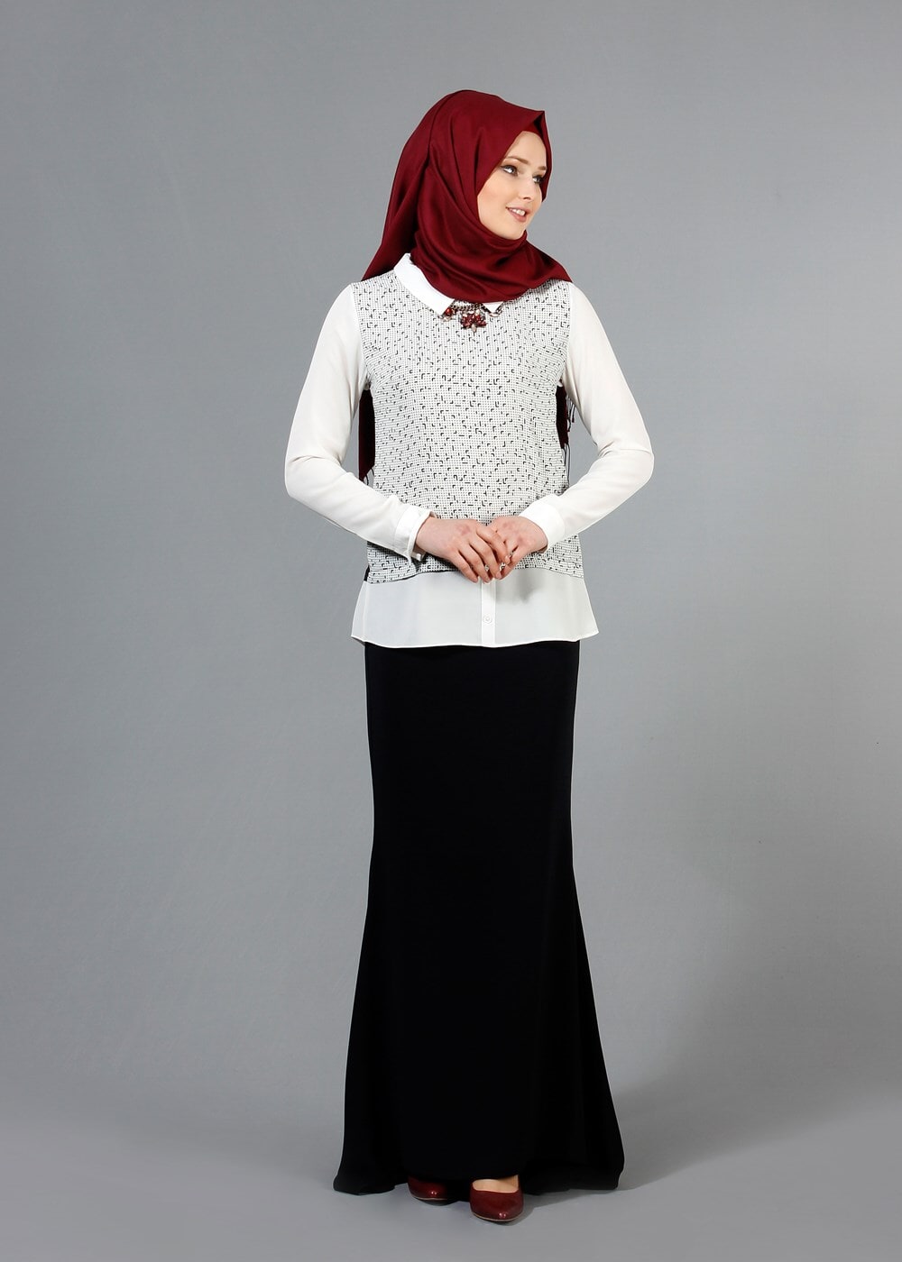 Tesettür giyim SİYAH T 544 Mısra Garnili Yakalı Bluz