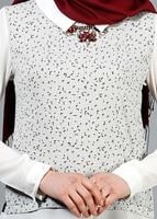 Tesettür giyim SİYAH T 544 Mısra Garnili Yakalı Bluz