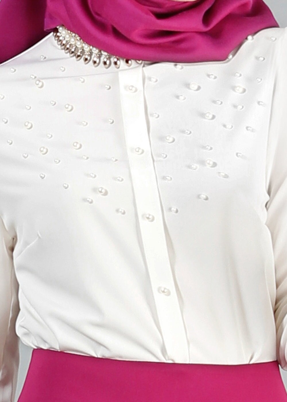 Tesettür giyim EKRU T 867 Mısra Hakim Yaka İnci Aksesuarlı Bluz