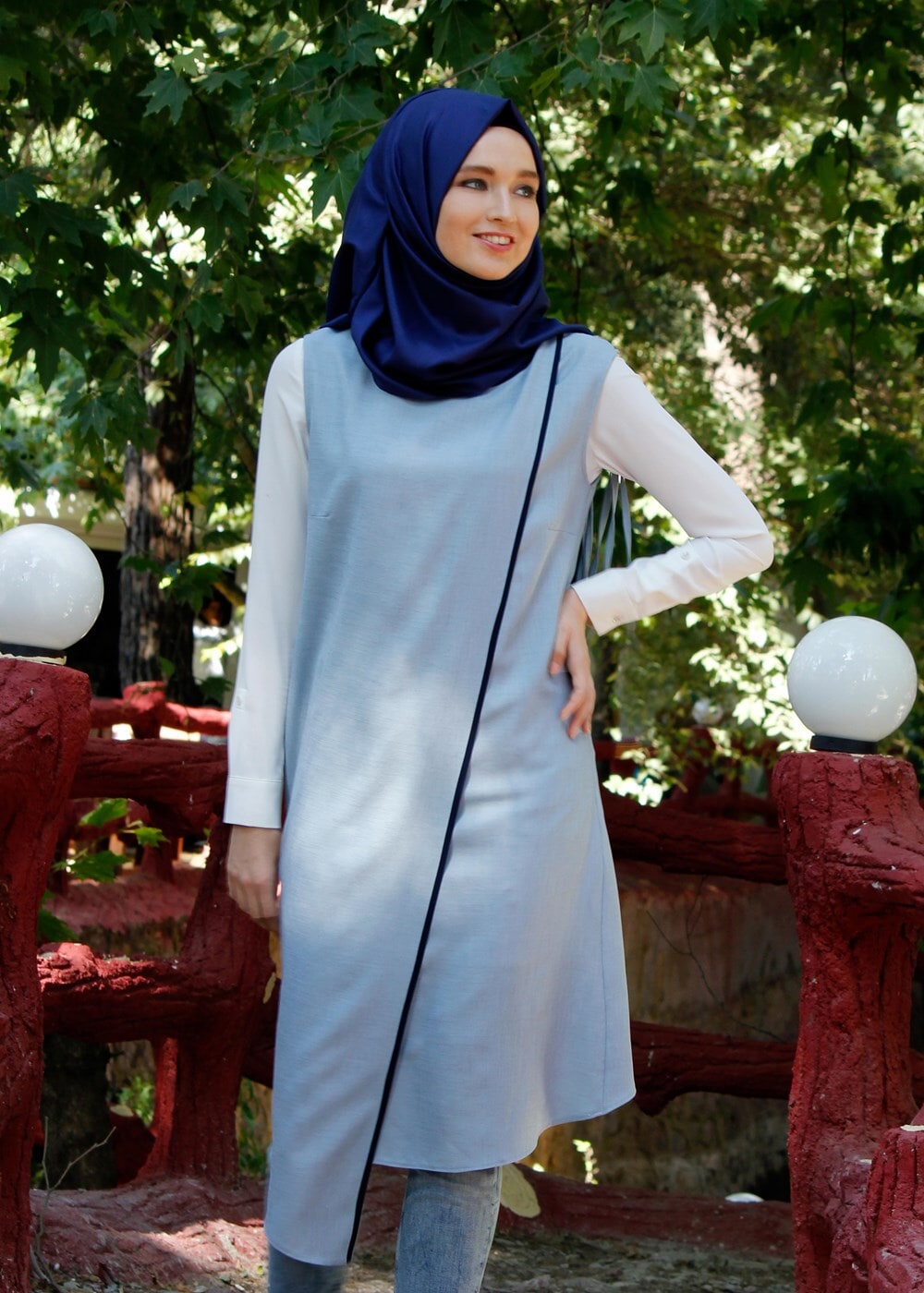Tesettür giyim MAVİ T 7475 Mısra Biyeli Kolsuz Yelek