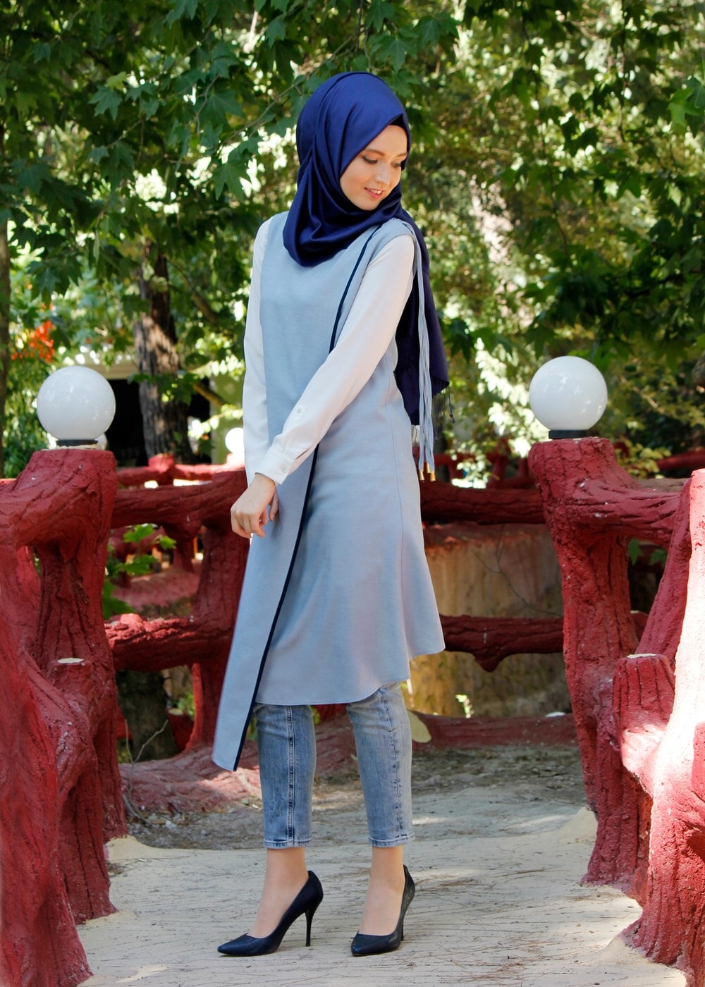Tesettür giyim MAVİ T 7475 Mısra Biyeli Kolsuz Yelek