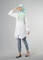 Tesettür giyim YEŞİL T 8132 Mısra Garnili Kolyeli Tunik