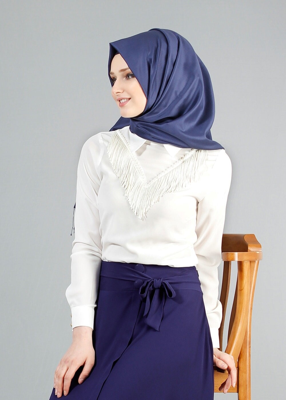 Hijab clothing WHITE T 1134 Mataş  Erkek Yaka Pelerinli Bluz