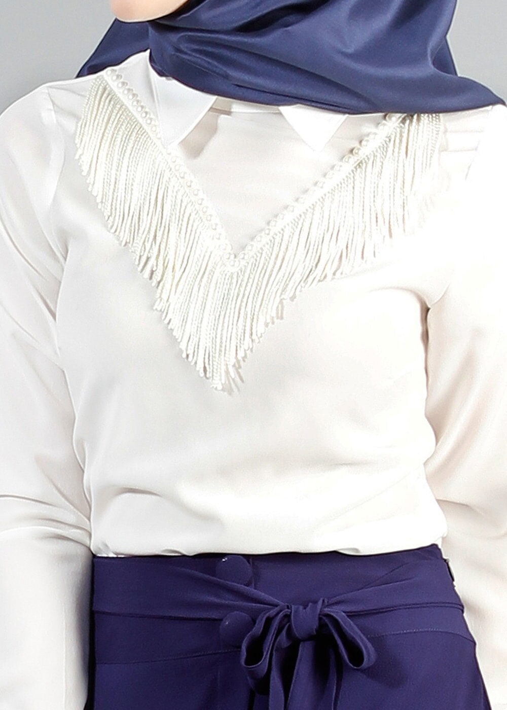 Hijab clothing WHITE T 1134 Mataş  Erkek Yaka Pelerinli Bluz