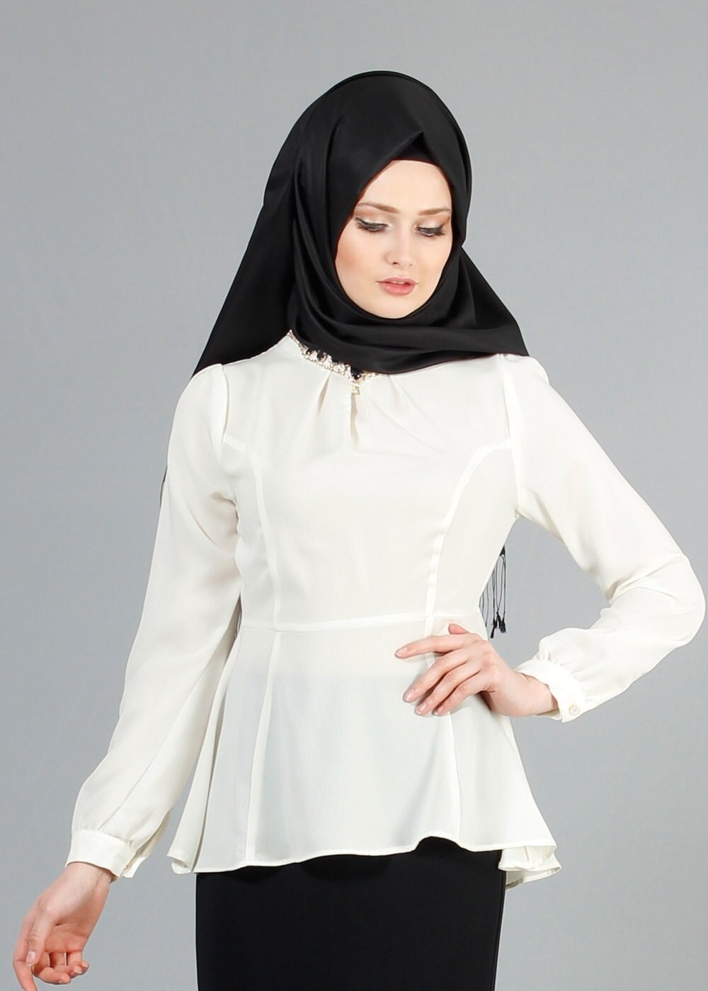 Vêtements hijab CRÈME T 1146 Mataş Kolyeli Bluz
