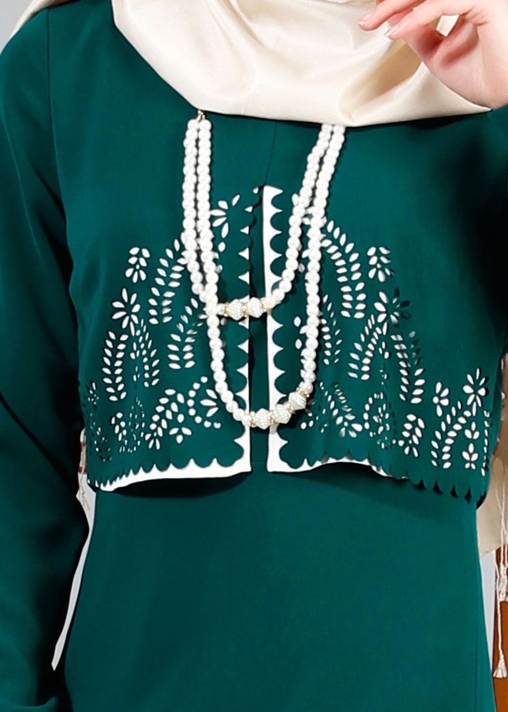 Tesettür giyim YEŞİL T 491 Filizler Lazer Kesim Kolyeli Elbise