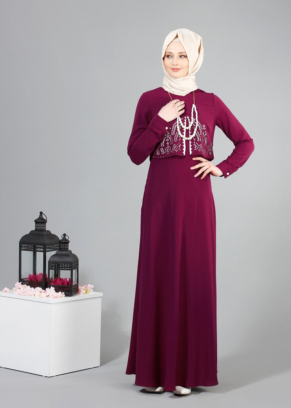 Tesettür giyim FUŞYA T 491 Filizler Lazer Kesim Kolyeli Elbise