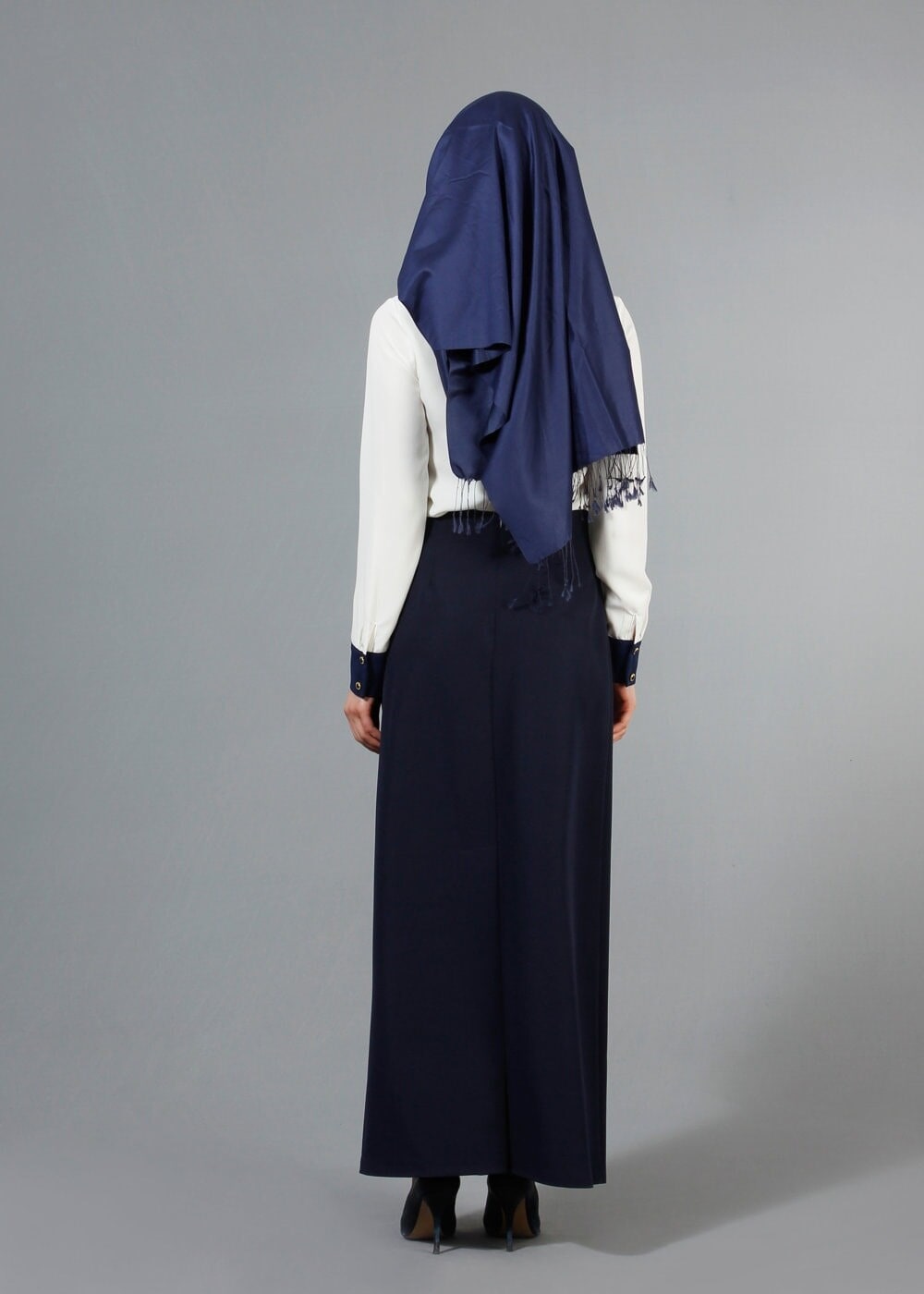 Tesettür giyim KREM T 494 Filizler Erkek Yaka Kolyeli Bluz